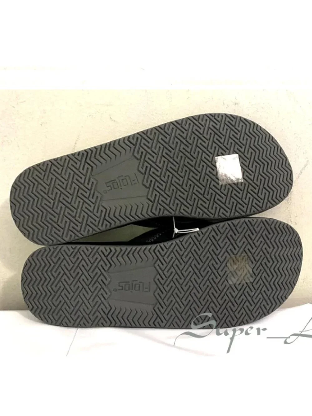 NEW Flojos Men's Memory Foam Flip Flop Sandals